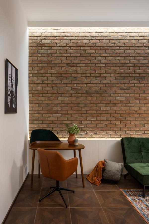 Days - Open-plan In The Old Town