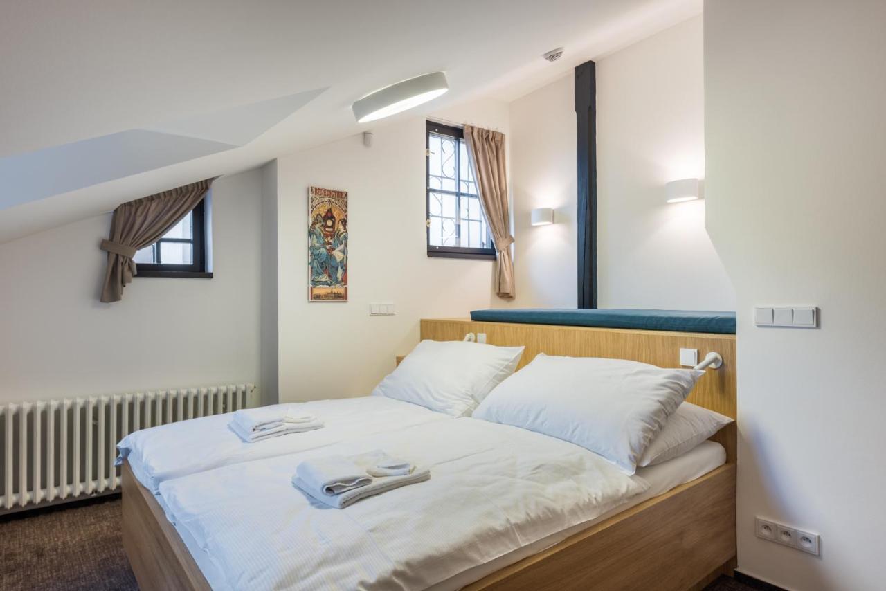 Fancy By Castle Apartment