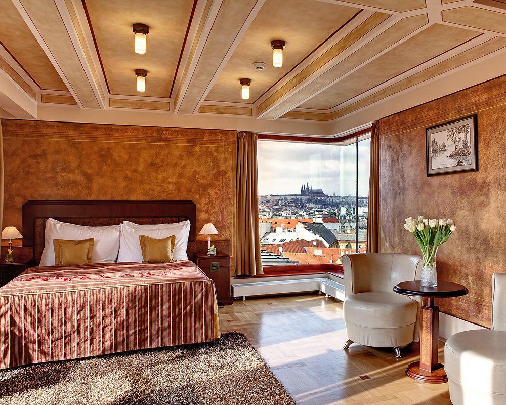 Majestic Plaza Hotel