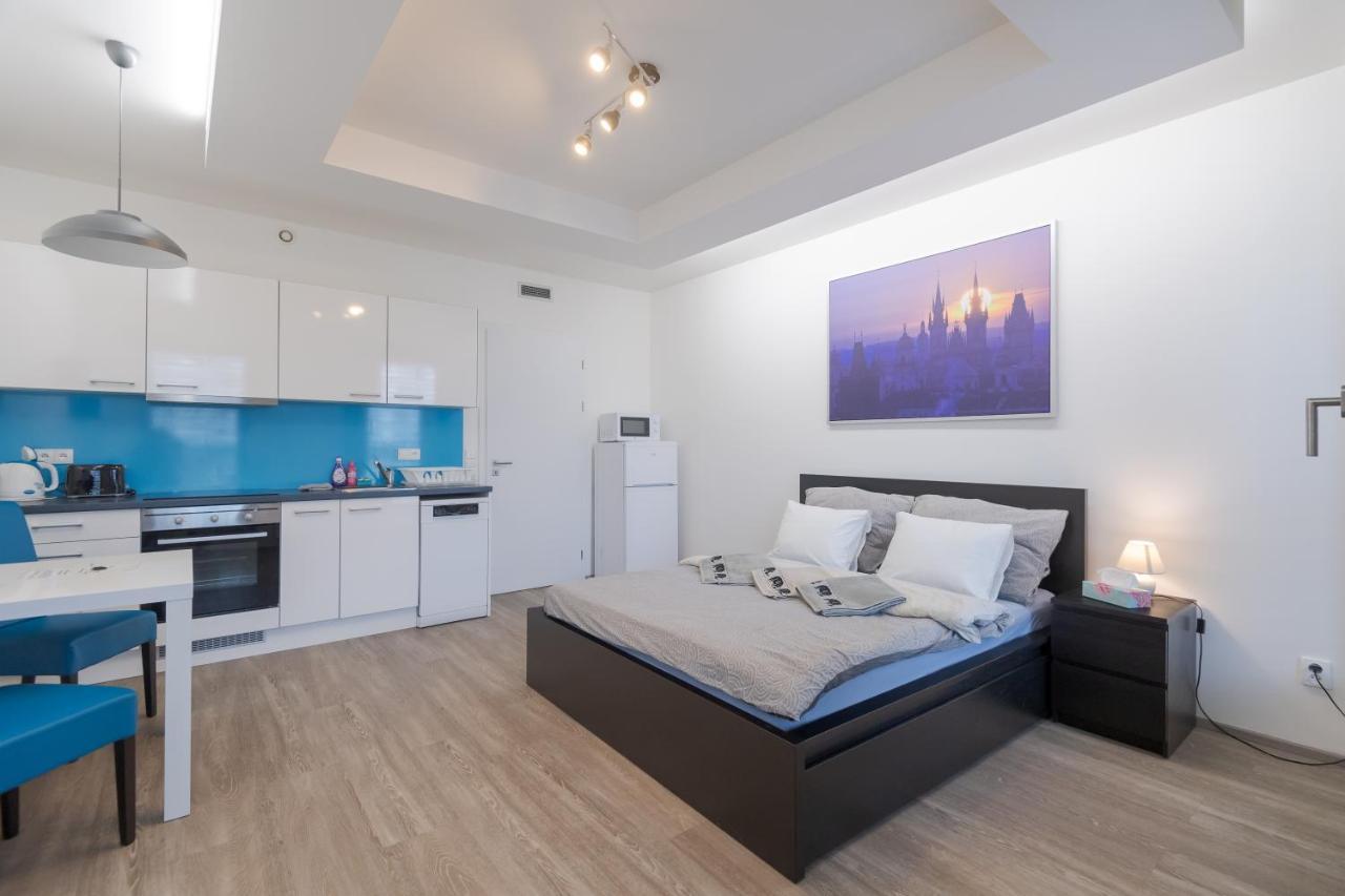 Bright Studio, 10min Centre, Free Parking Daire