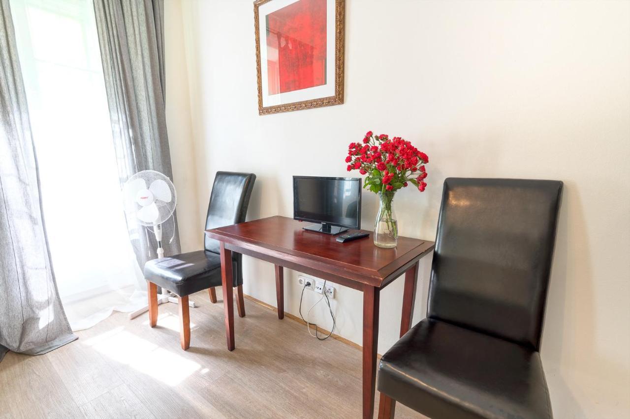 Nobles Apartamento *