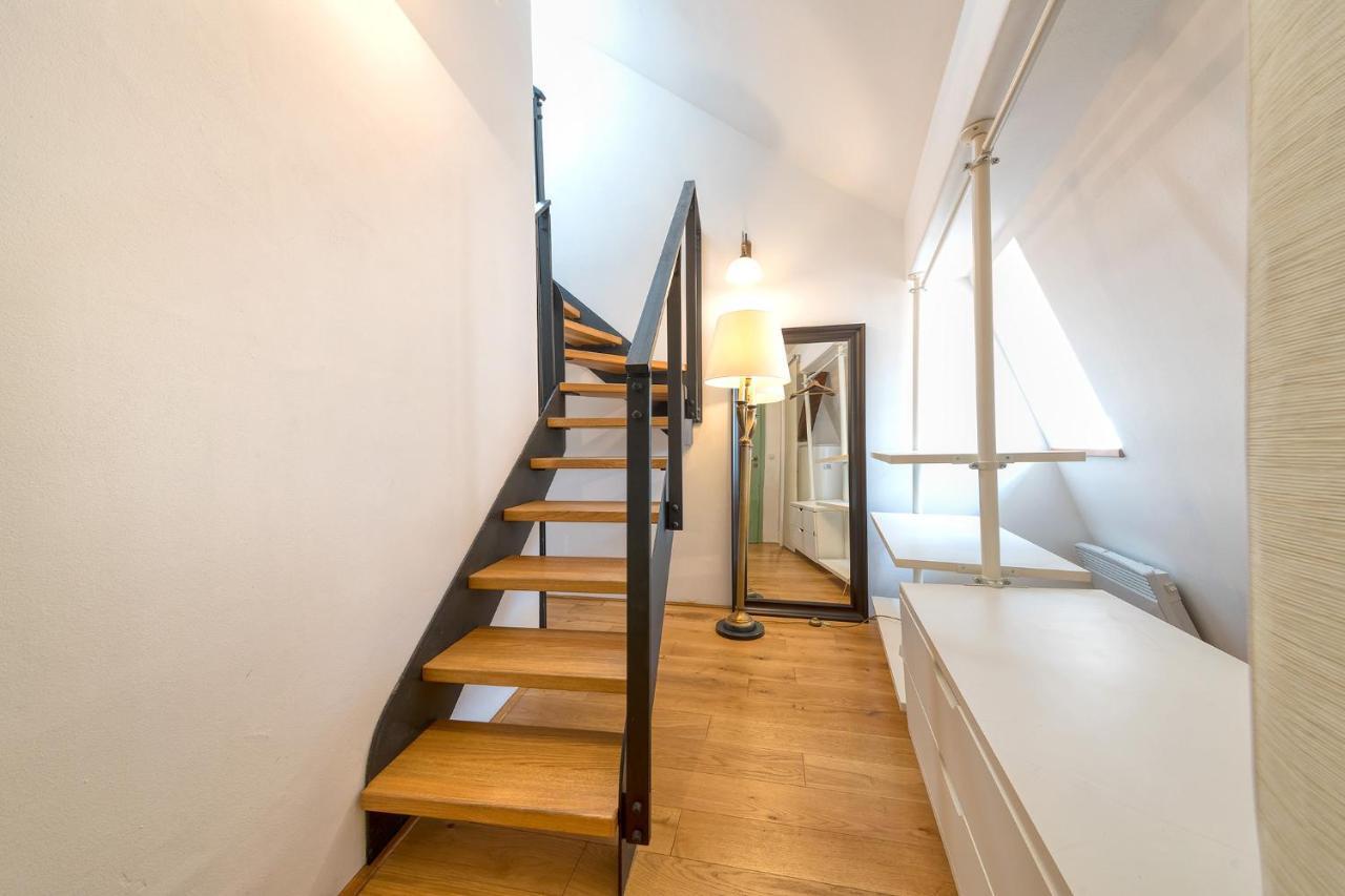 Nobles Apartamento *