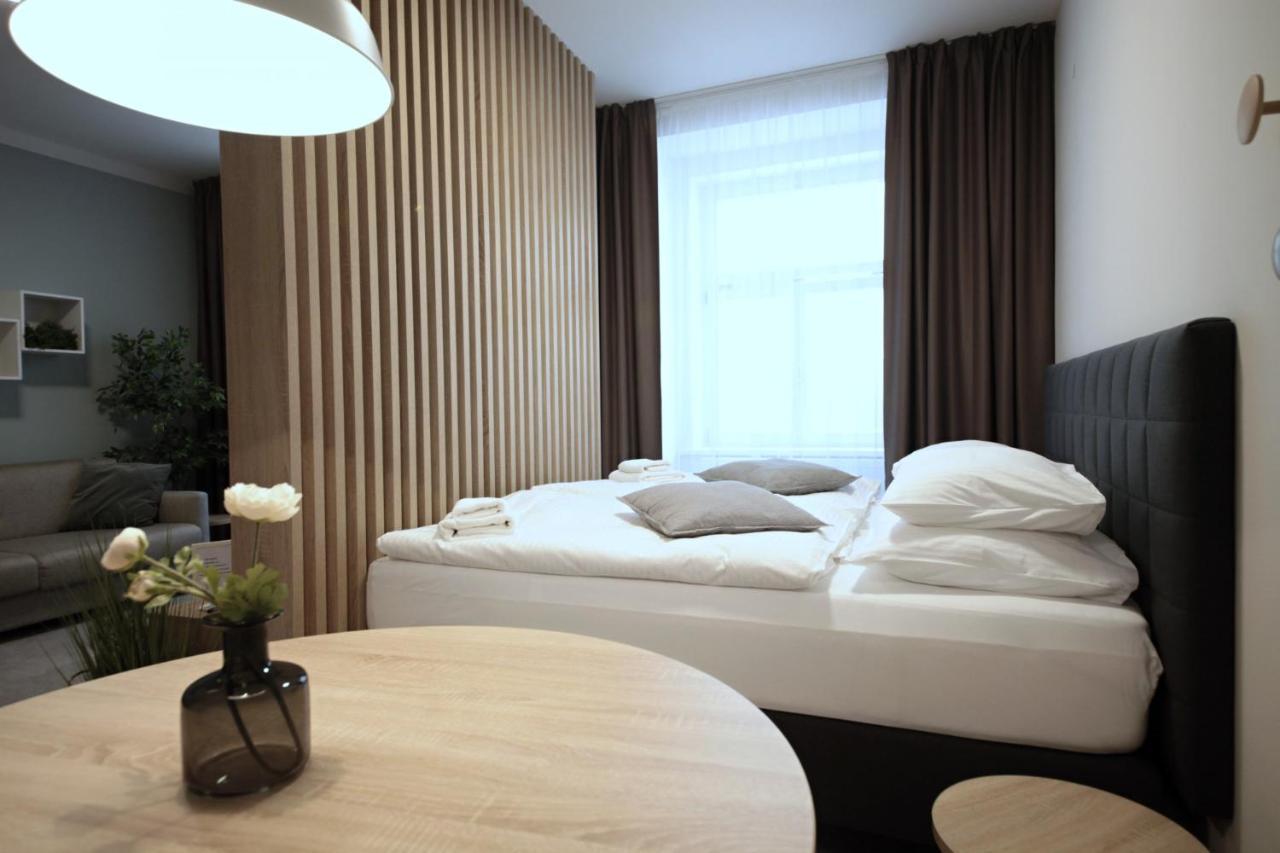 Honest Smichov Apartment *