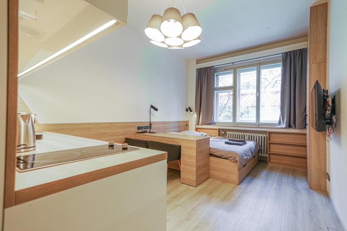 Business Andel, 10min Centre, Netflix, Paid Parking *