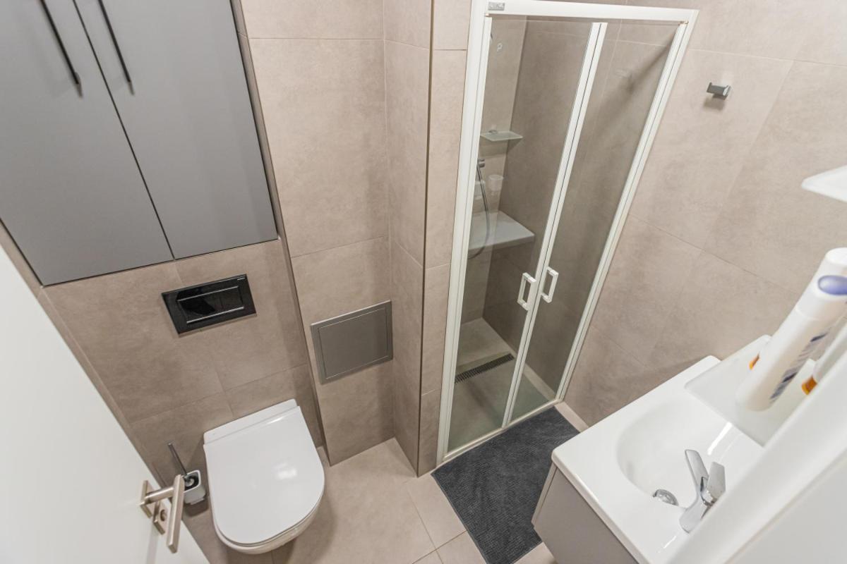 Business Andel, 10min Centre, Netflix, Paid Parking