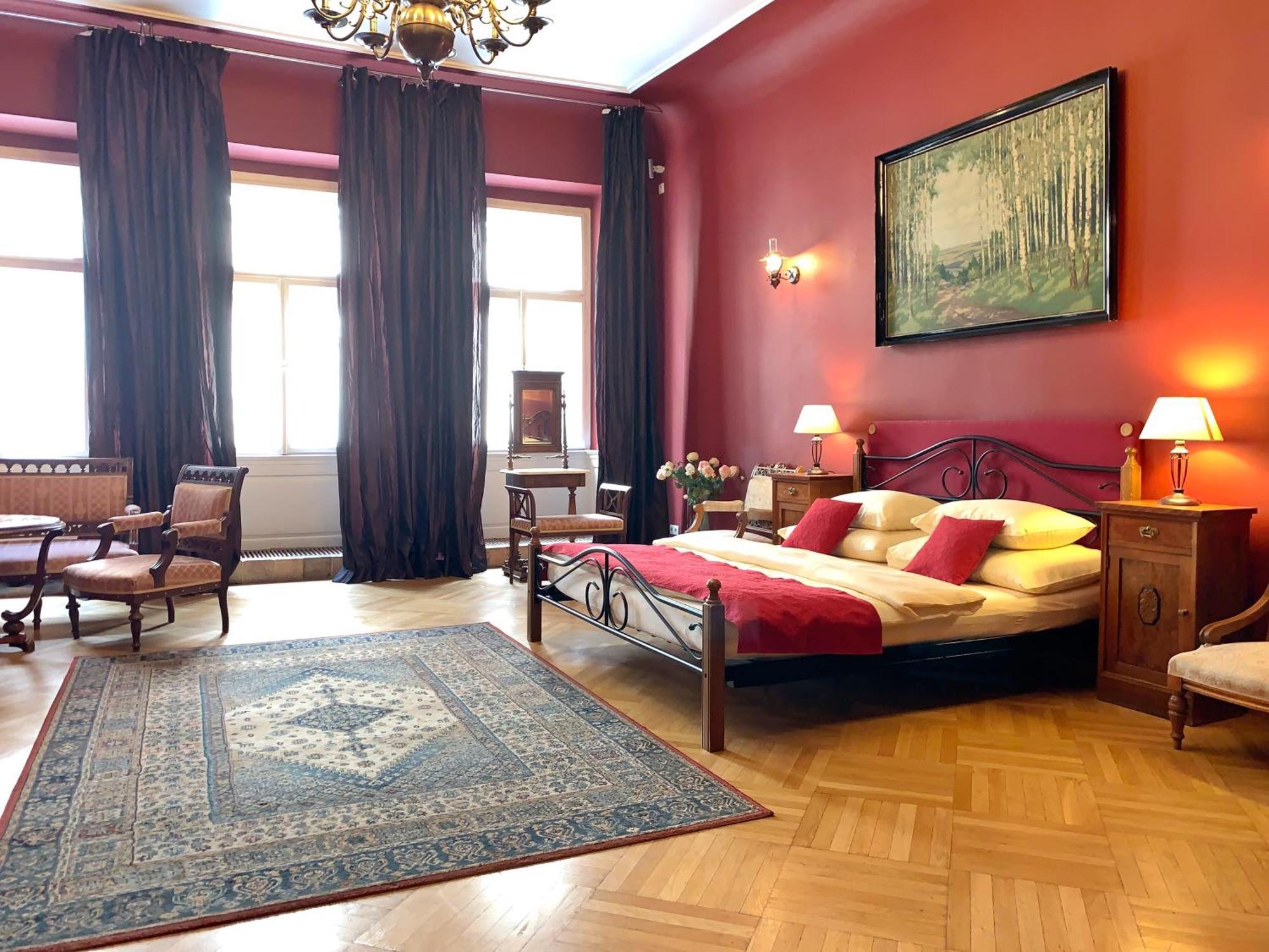 Small Luxury Palace Prague