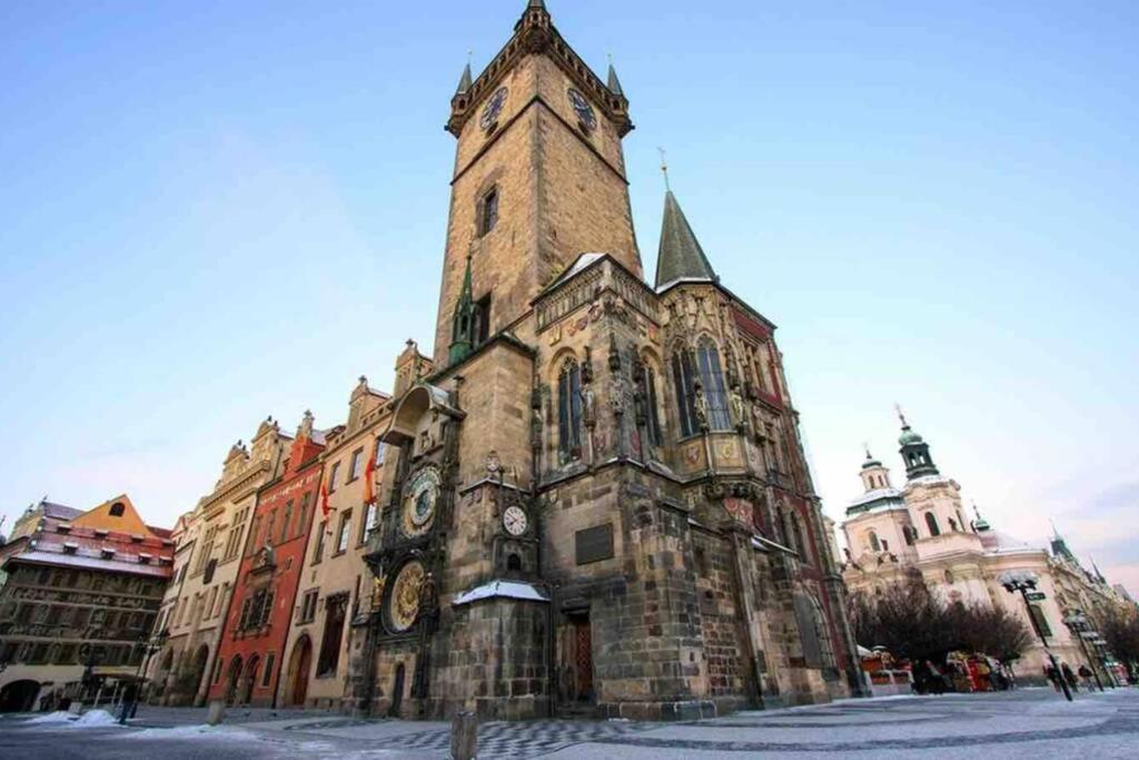 Andel With Terrace Apartment Prag