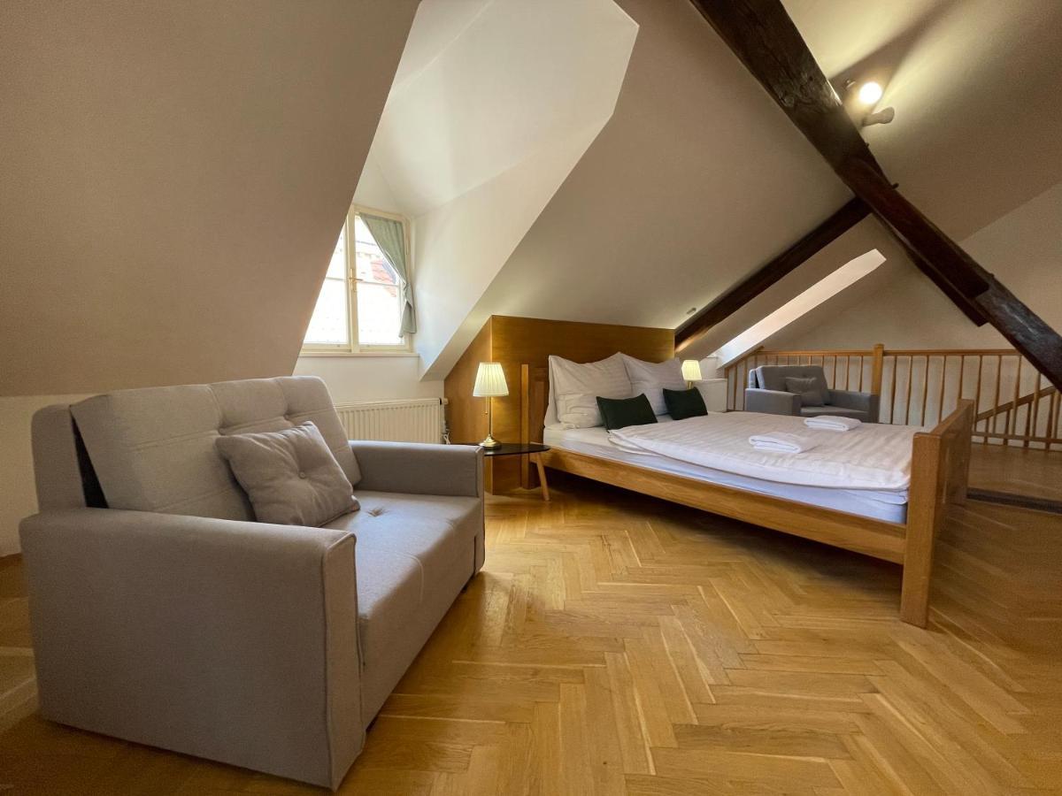White Swan Boutique * Prague