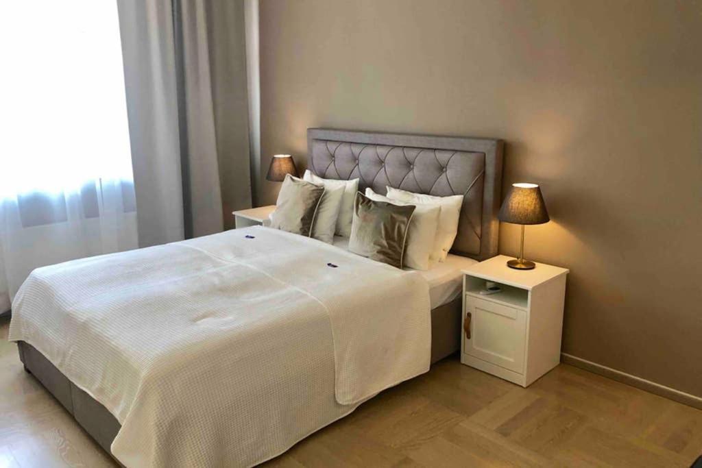 Luxury At Spalena 5 Apartment