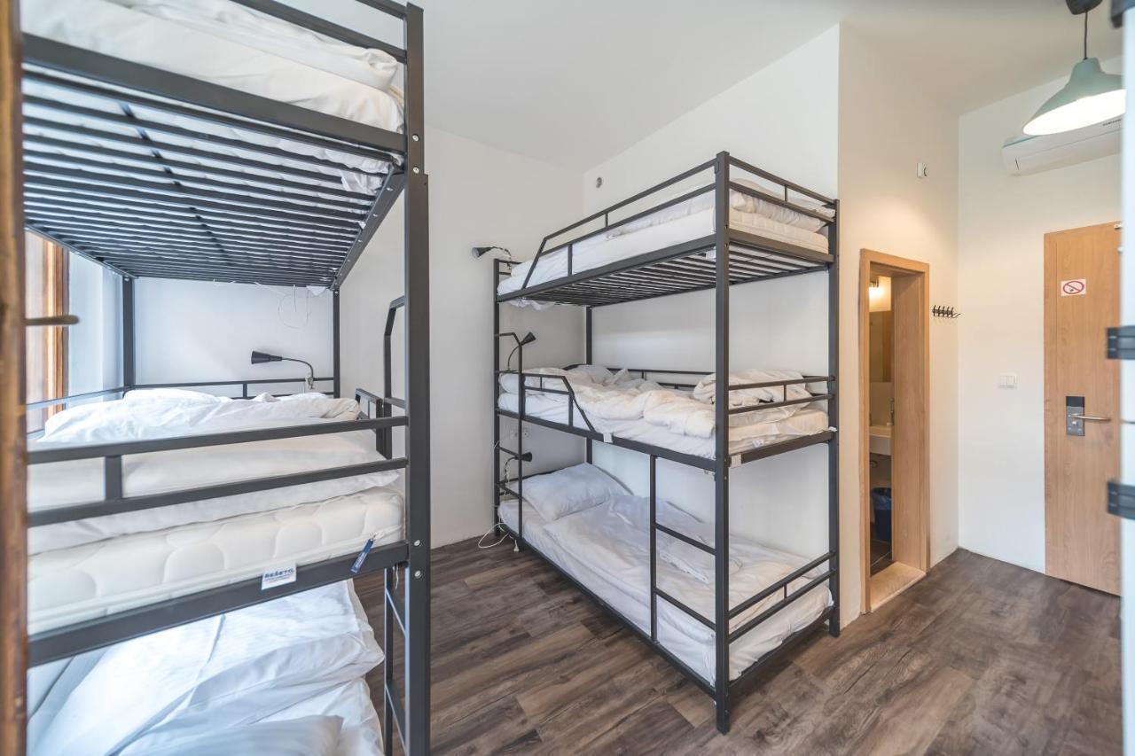 Orange Hostel *