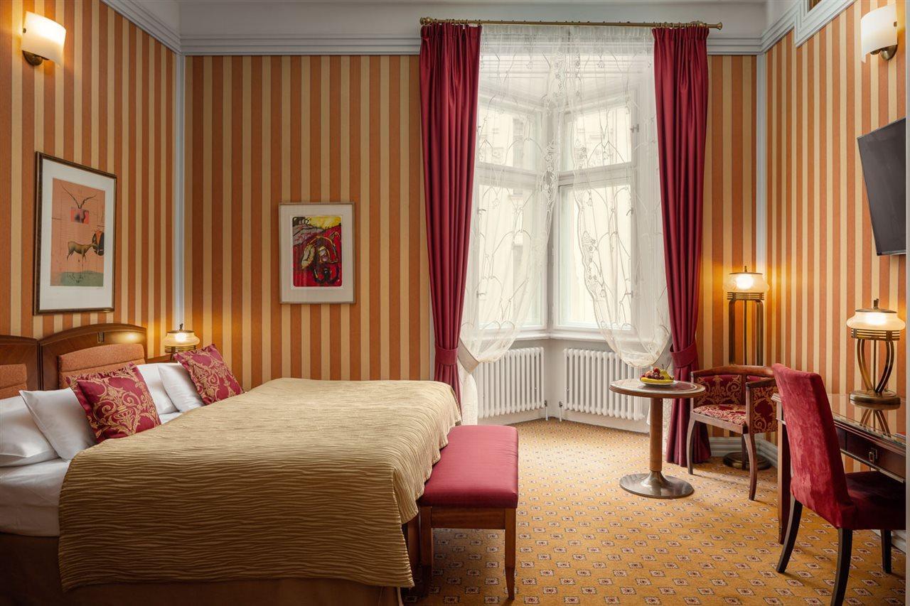 Otel Paris