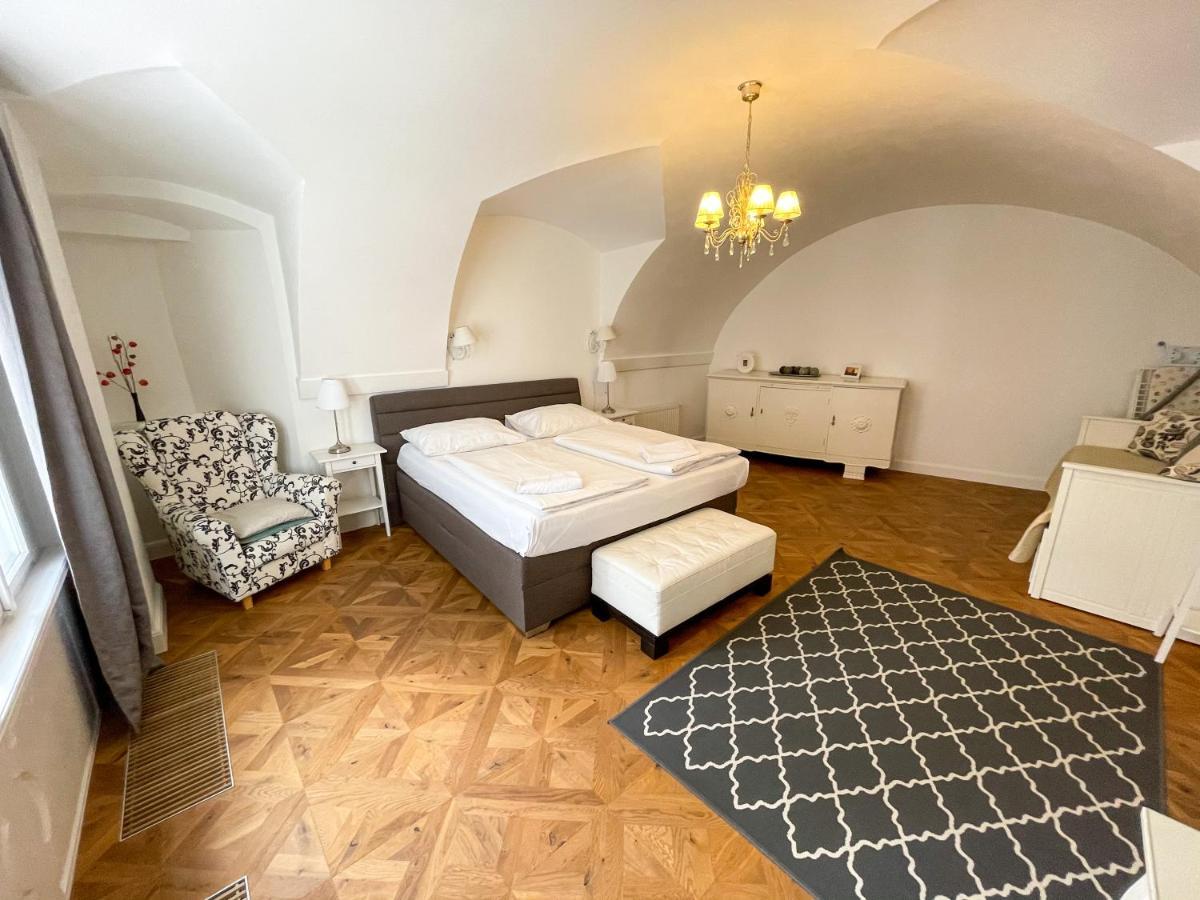 Daire U Obecniho Dvora - Old Town Prag