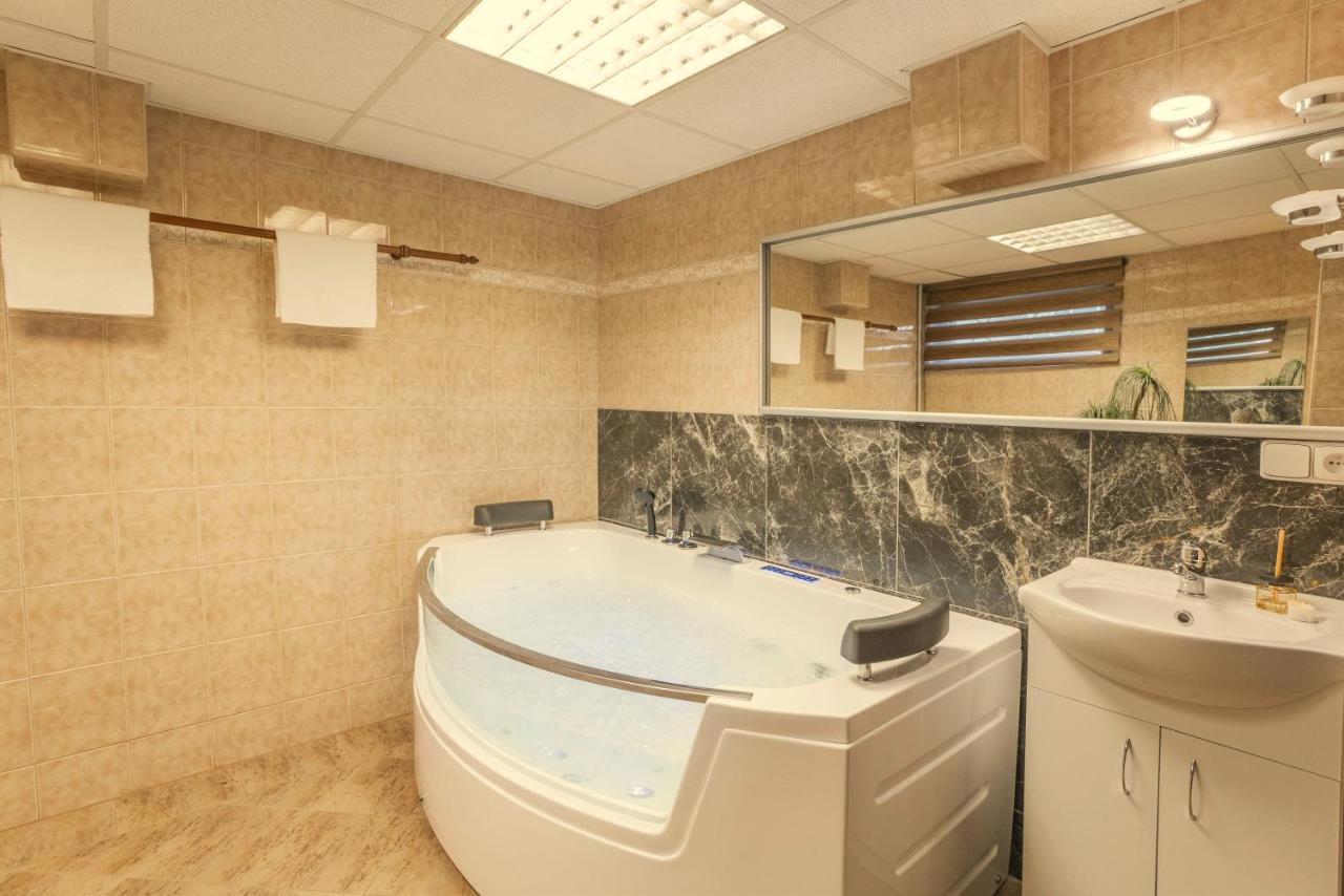 Wellness Studio! Finnish Sauna, Whirlpool, Gym & More! Apartamento