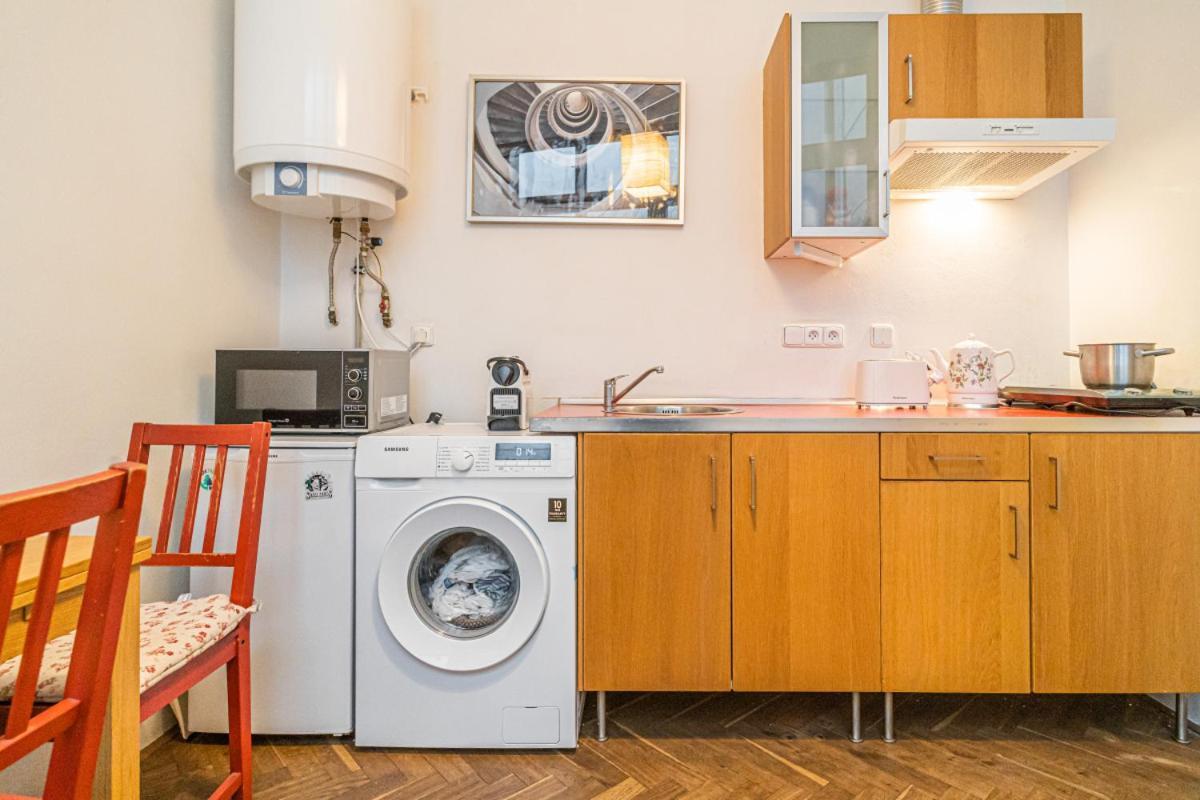 Stylish Studio At Lesser Town, Charles Bridge 3min By Walk Apartment