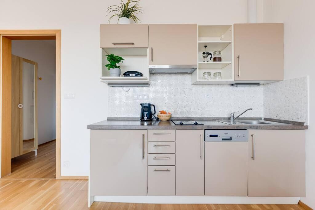 Jt's Korunni Str. Appartement