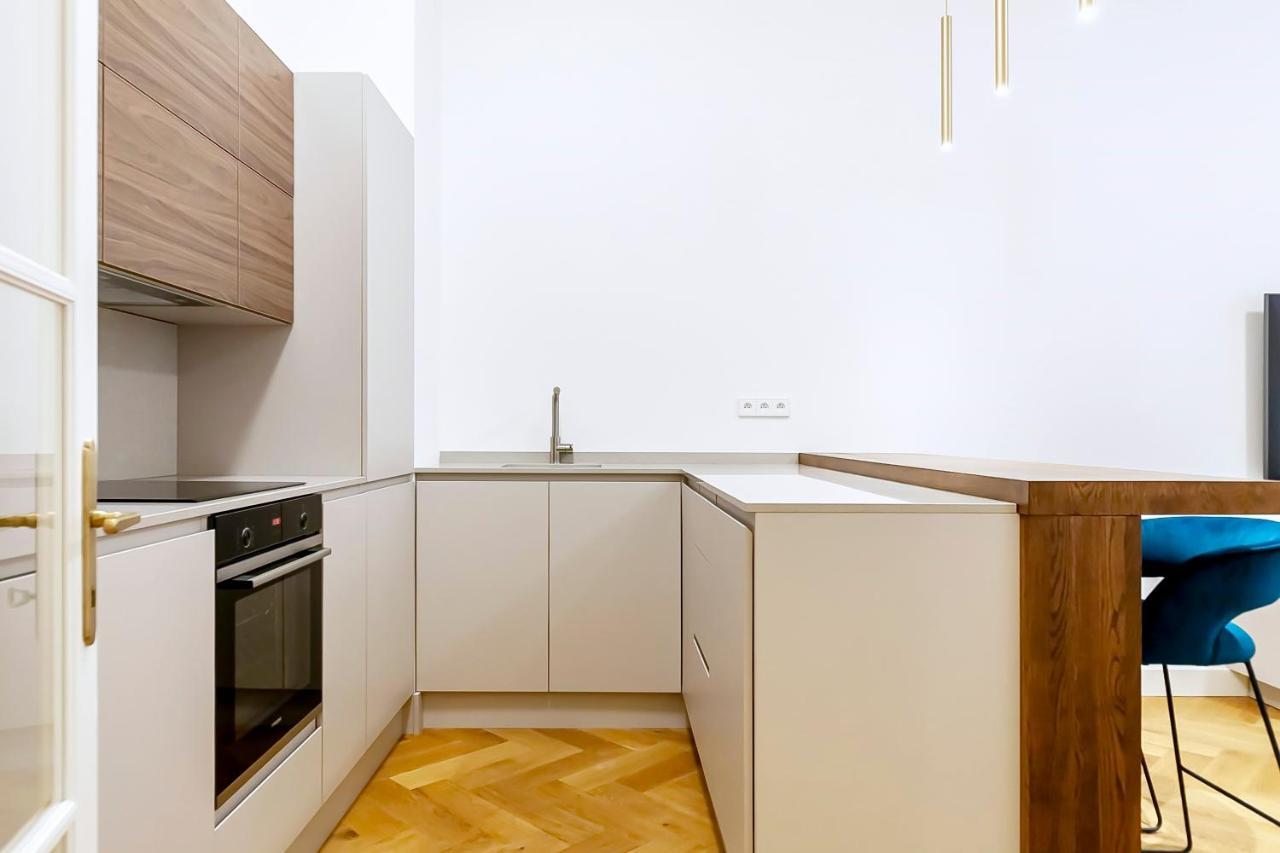 Luxury In The Centre Apartment *