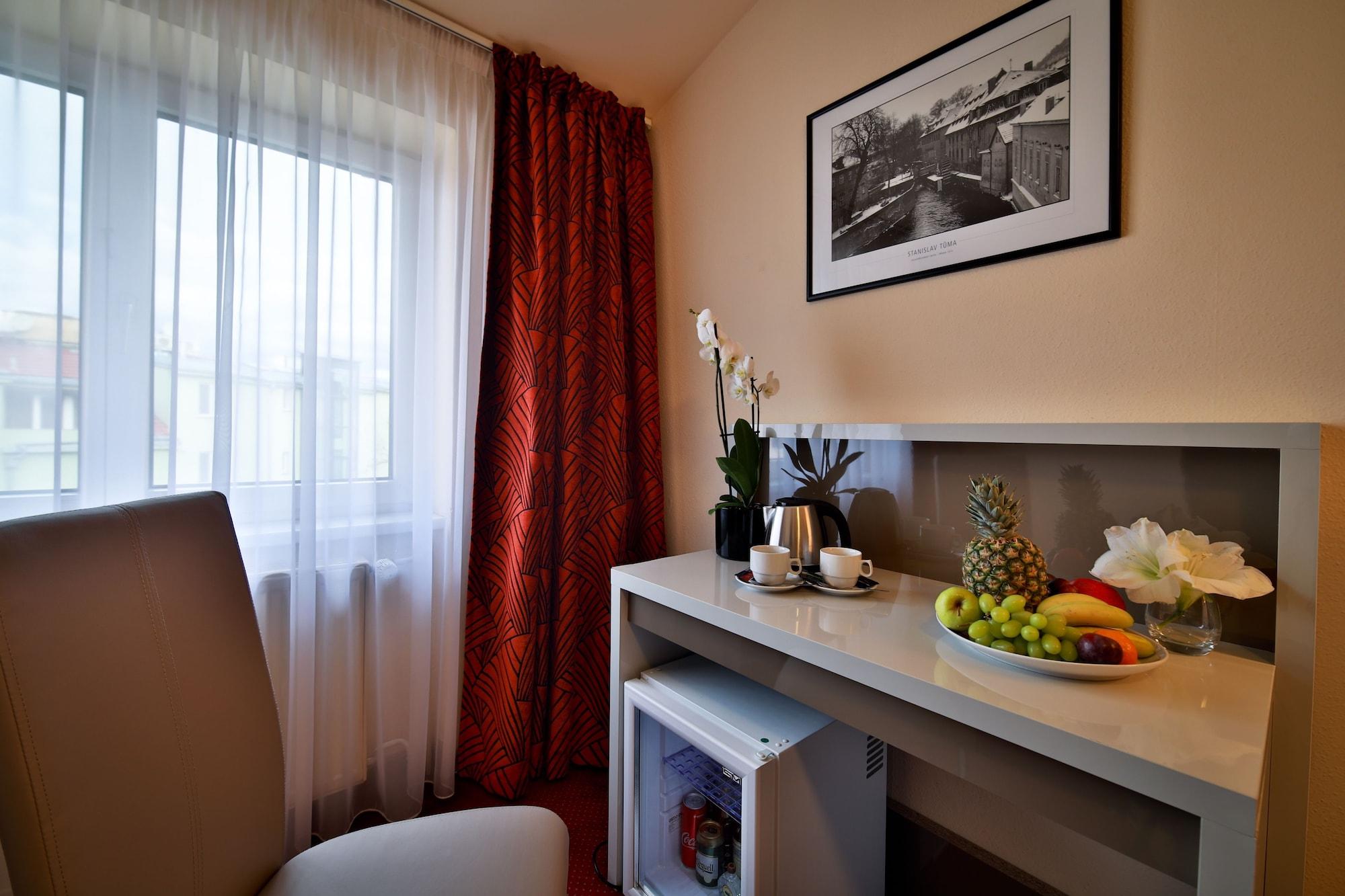 Ariston Hotel 4*