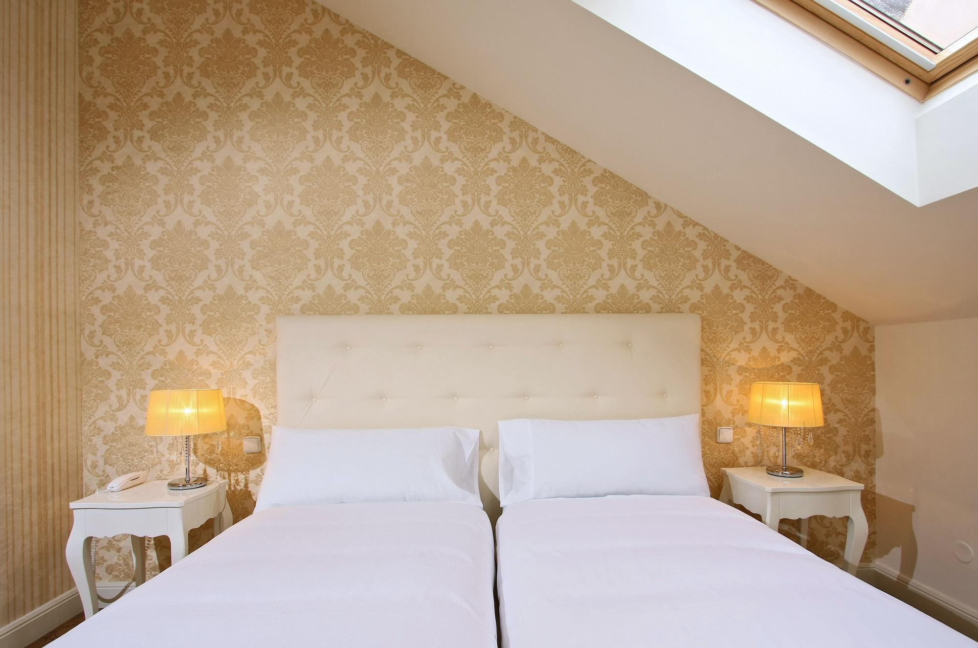 Numa Flow Aparthotel 4*