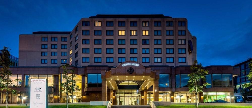 Hotel Vienna House By Wyndham Diplomat 4*