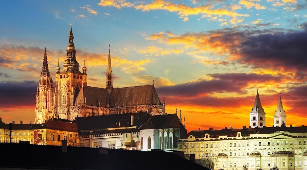 Vienna House By Wyndham Diplomat 4*