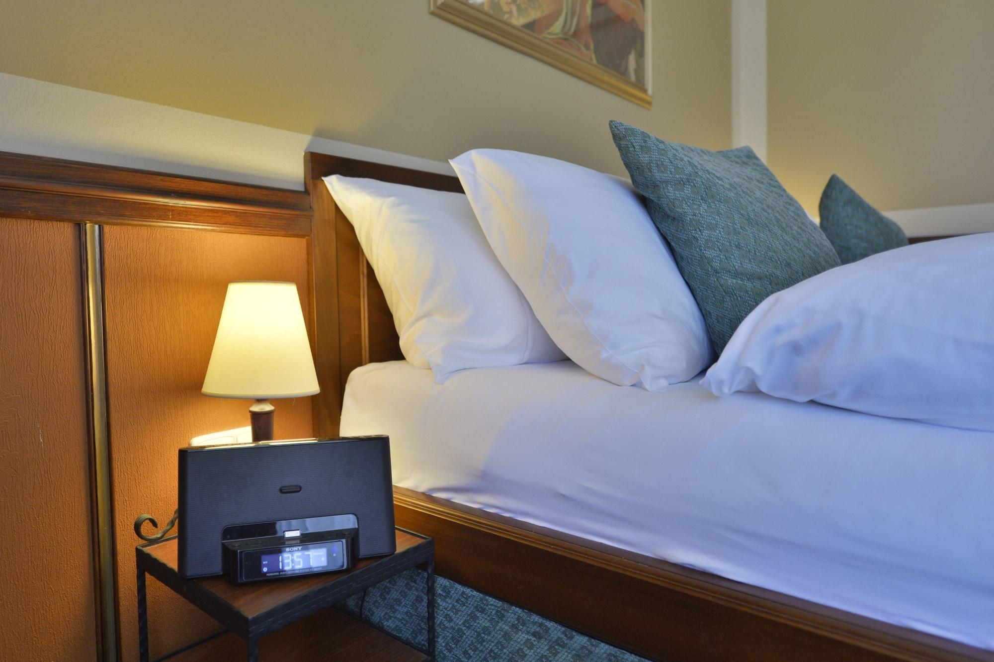 Hotel Hastal Old Town 4*