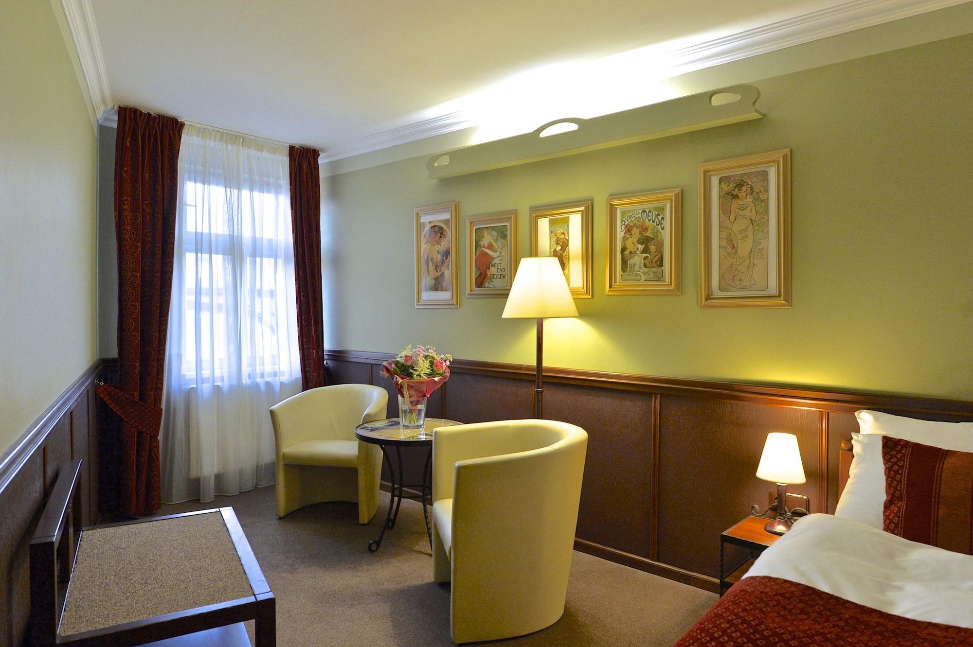 Hastal Old Town Hotel 4*
