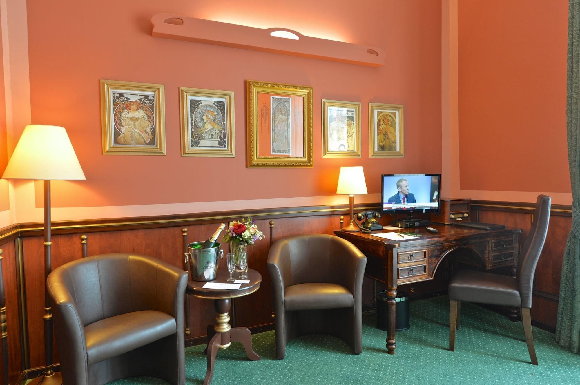 Hotel Hastal Old Town