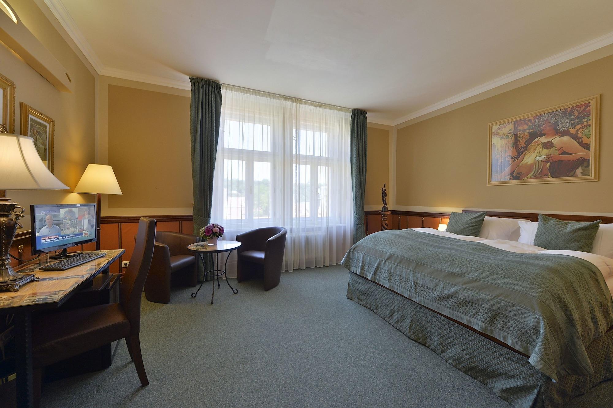 Hastal Old Town Hotel 4*