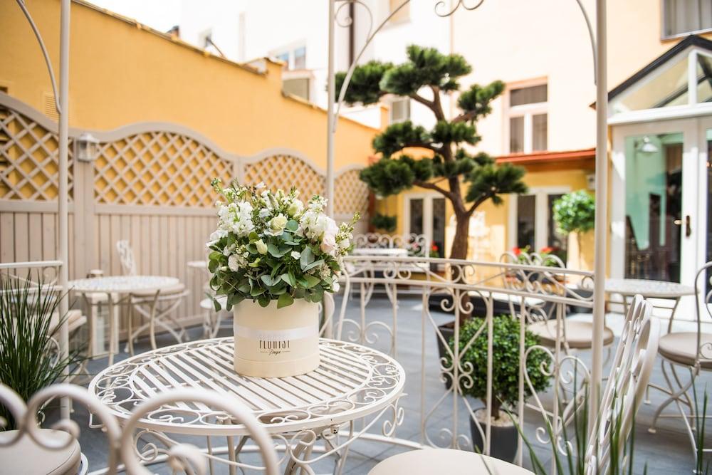 Hastal Old Town 4* Prague