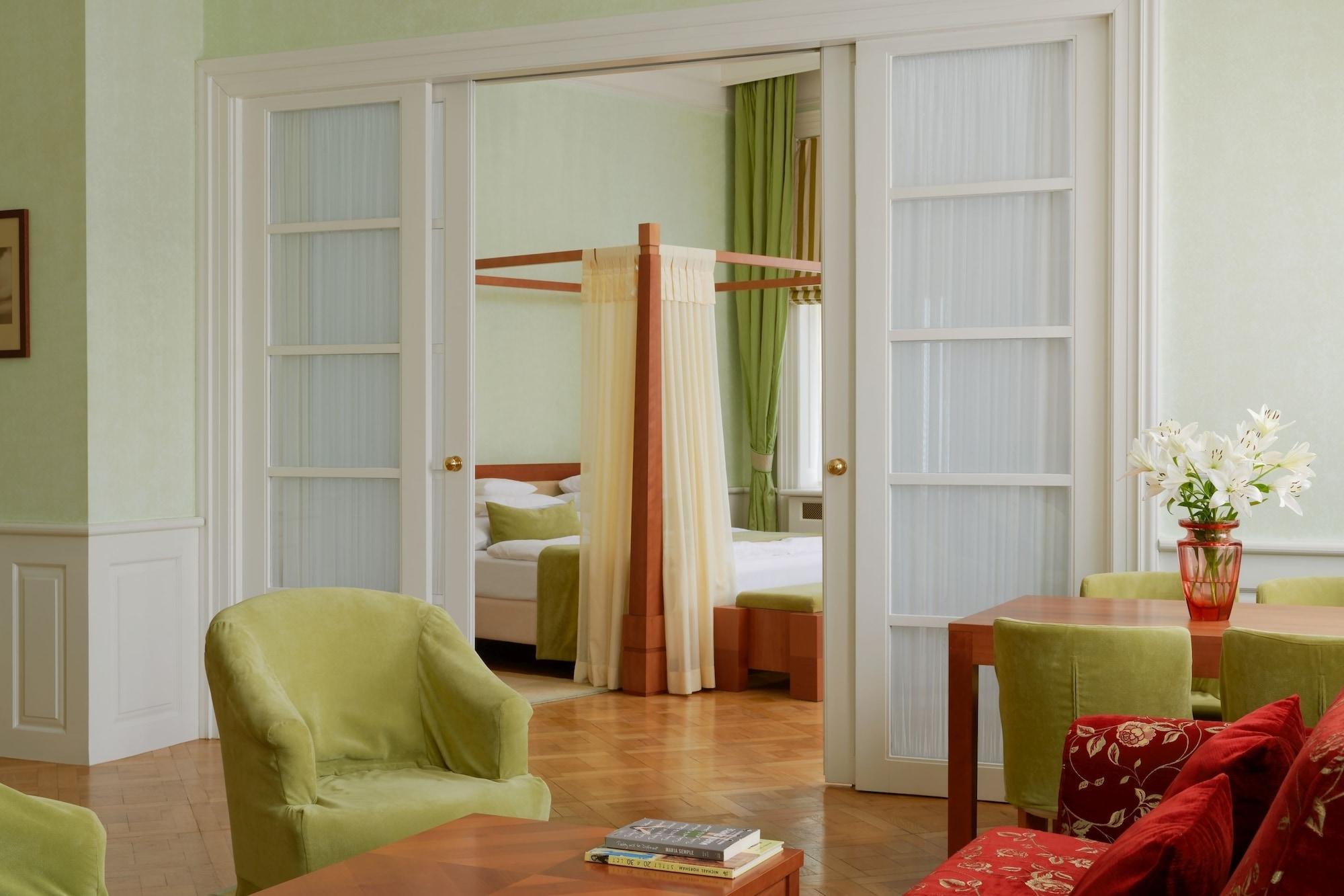 Ventana Hotel
