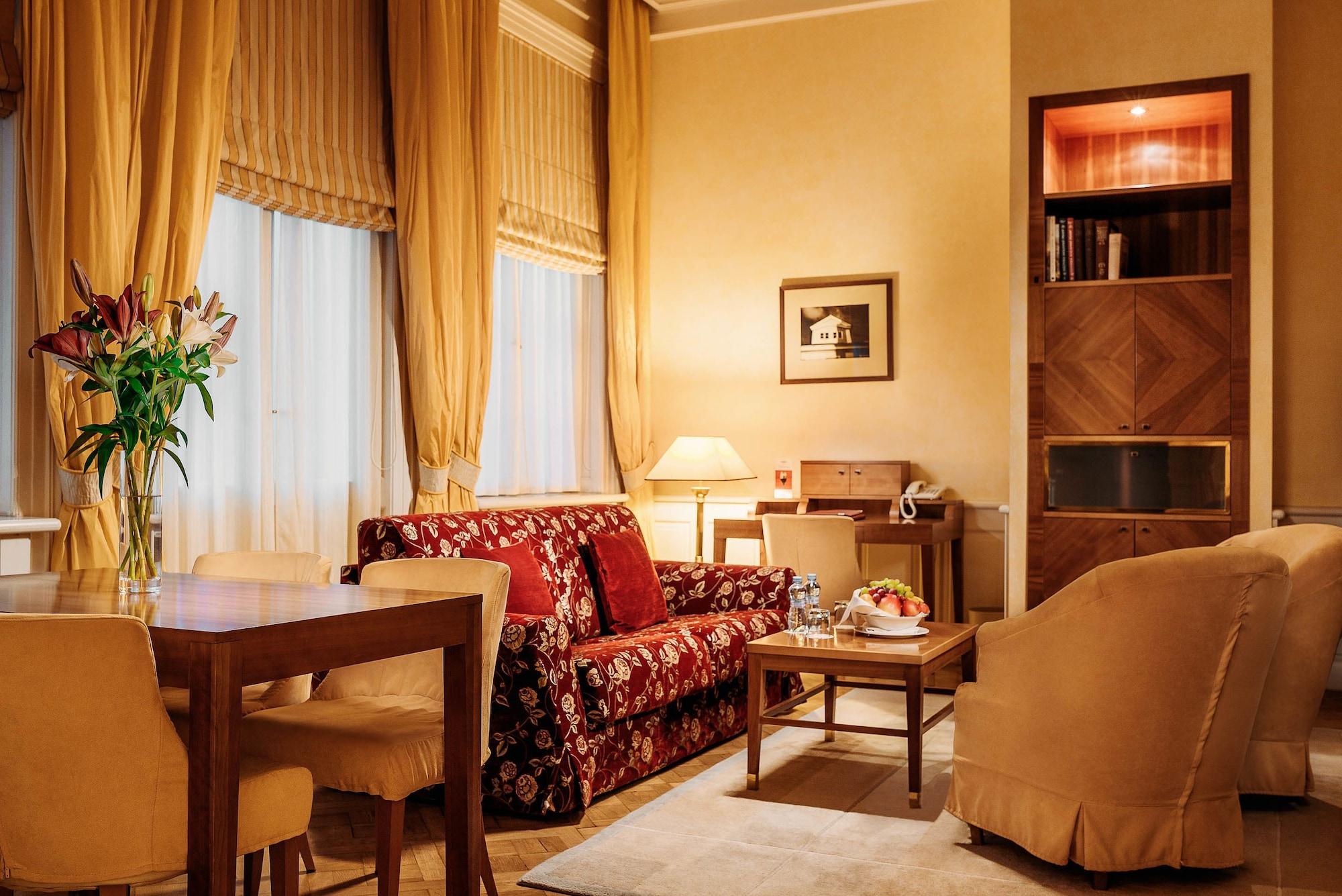 Ventana Hotel 5*