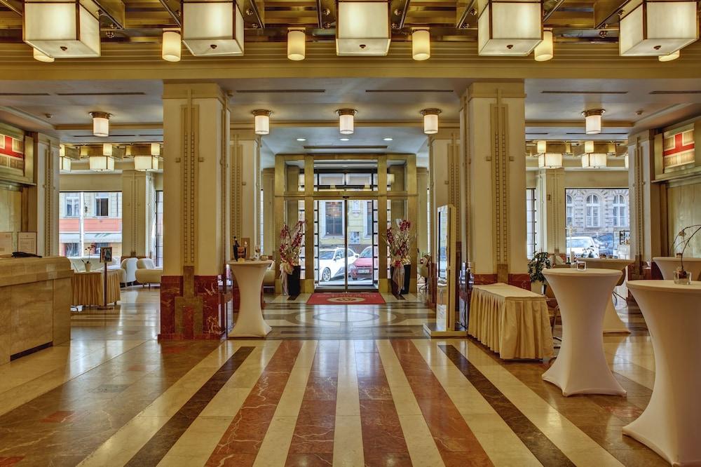 Hotel Majestic Plaza 4*