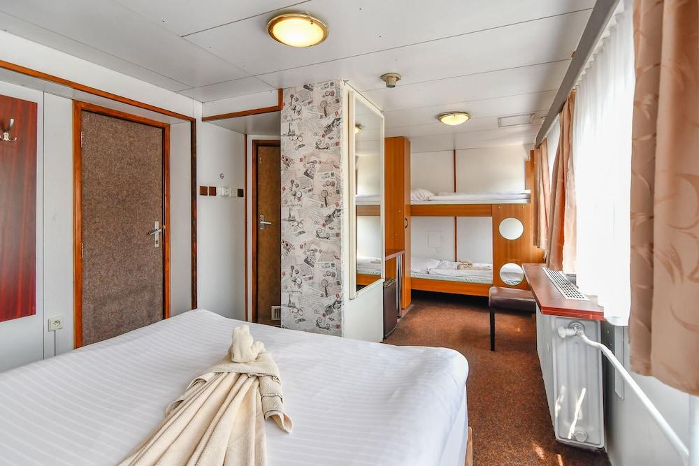 Botel Vodnik 3*