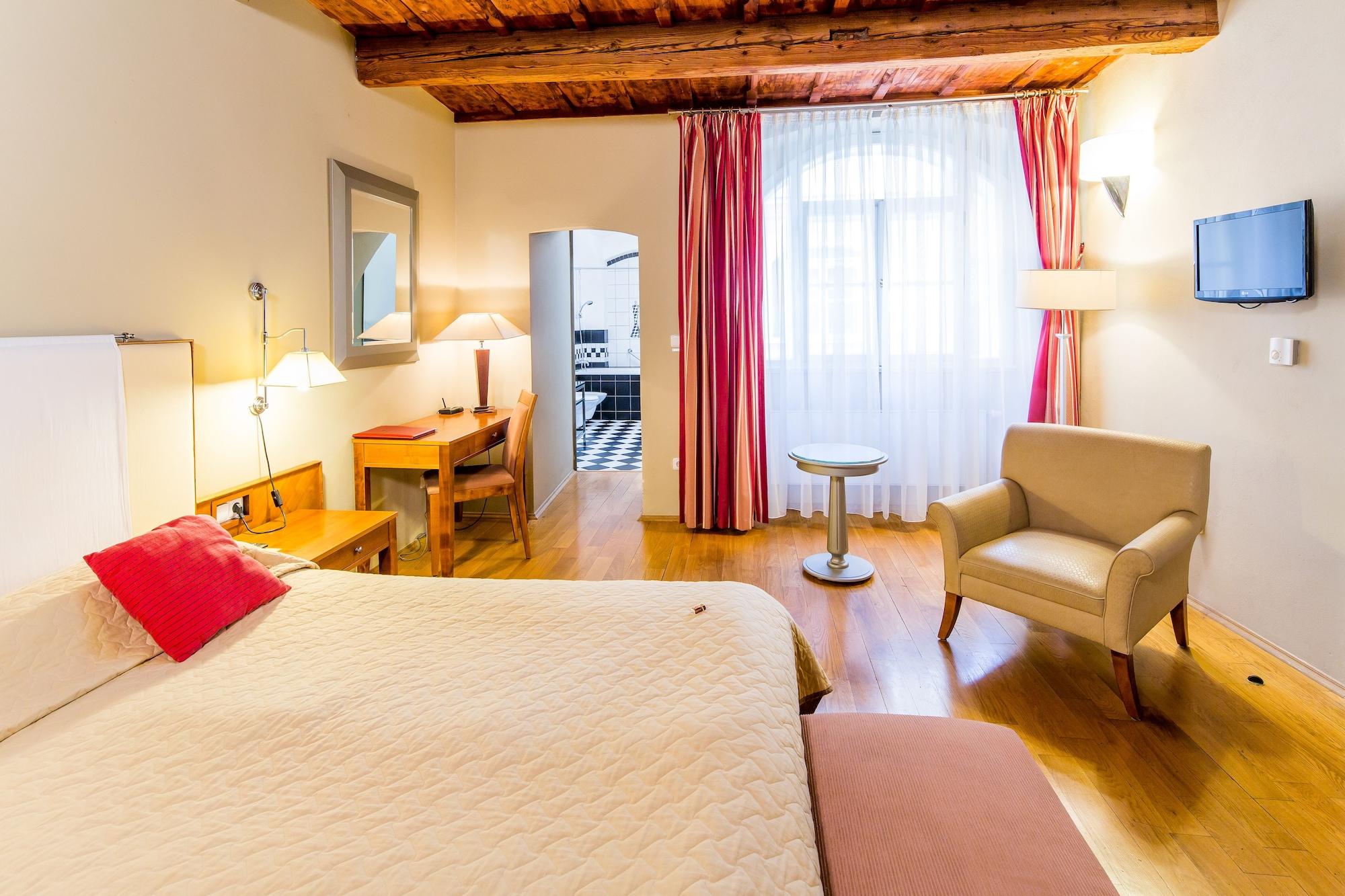 The Golden Wheel Otel Prag