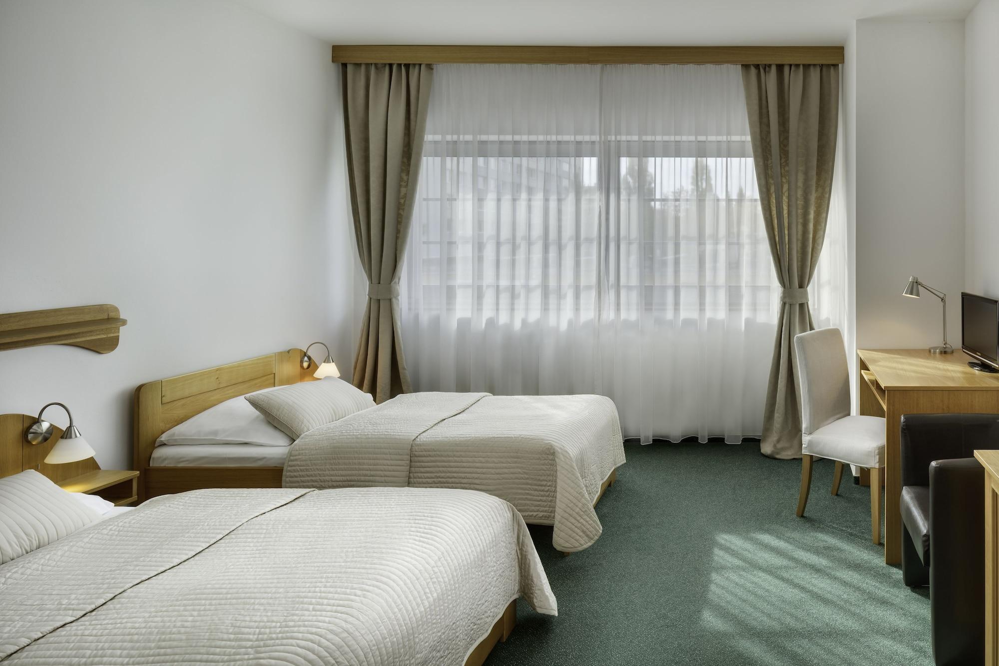 Oya 3* Prague