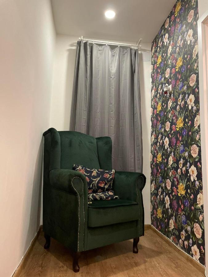 Apartment And Cozy Right At Tv Tower Prague