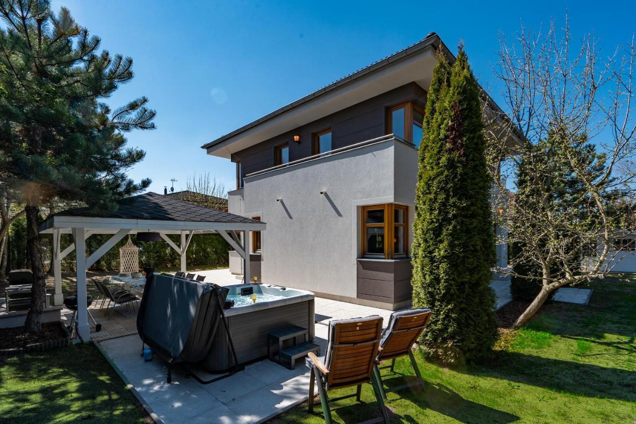 Serenity With Garden Jacuzzi Prague
