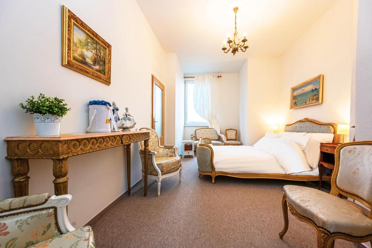 Bank Invest Apartmens - Old Town Daire Prag