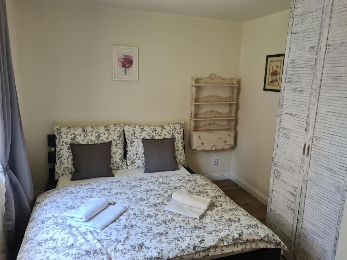 Airport Homestay Prague