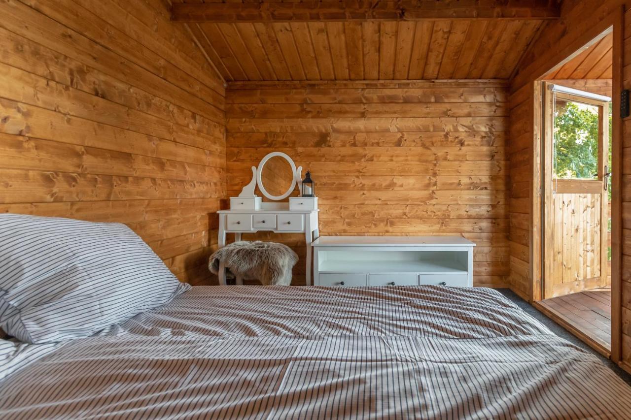 Seberak - V Chatickach A V Luxusnich Stanech Luxury tent *