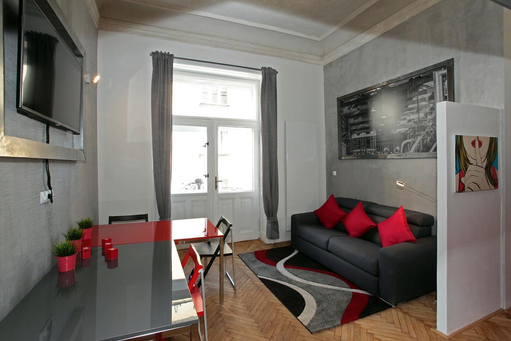 House - The Modern Flat