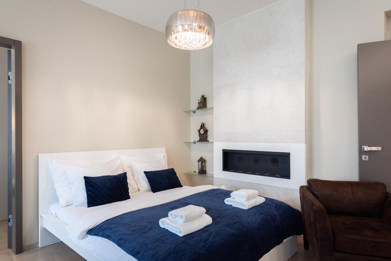 New Luxury Apt With Ac&parking In The Center Of Apartment Prag