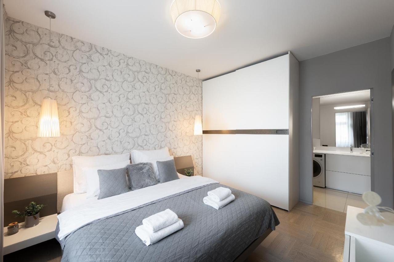 New Luxury Apt With Ac&parking In The Center Of * Prag
