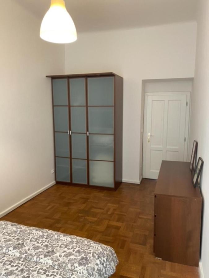 Appartement Large 3 Bedroom Family With Balcony Prague