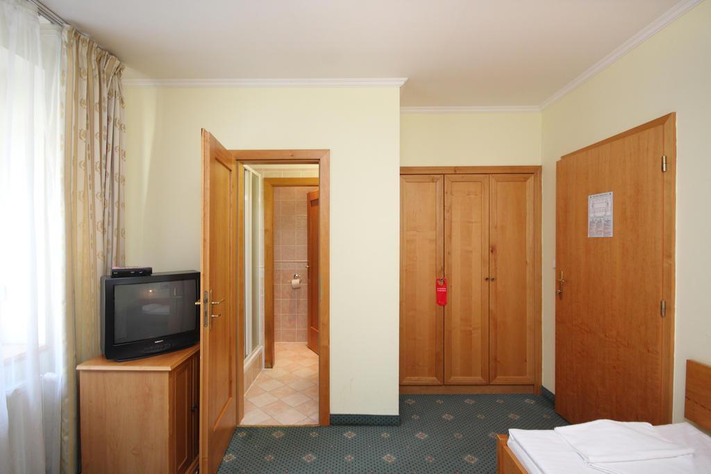 Otel Claris Prag