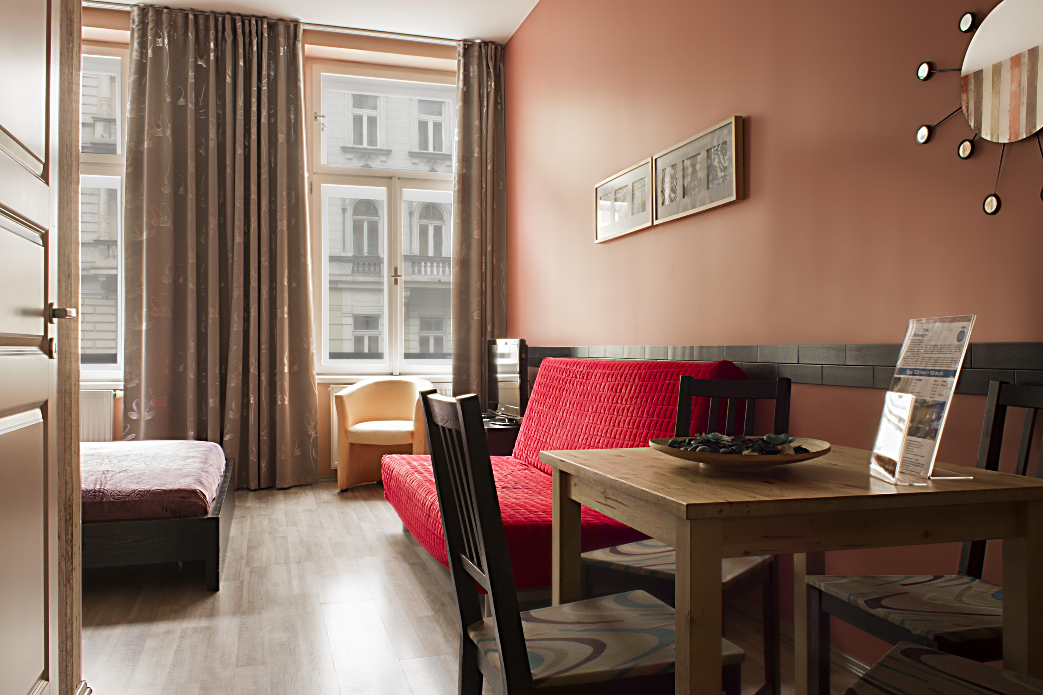Royal Court Legerova Otel