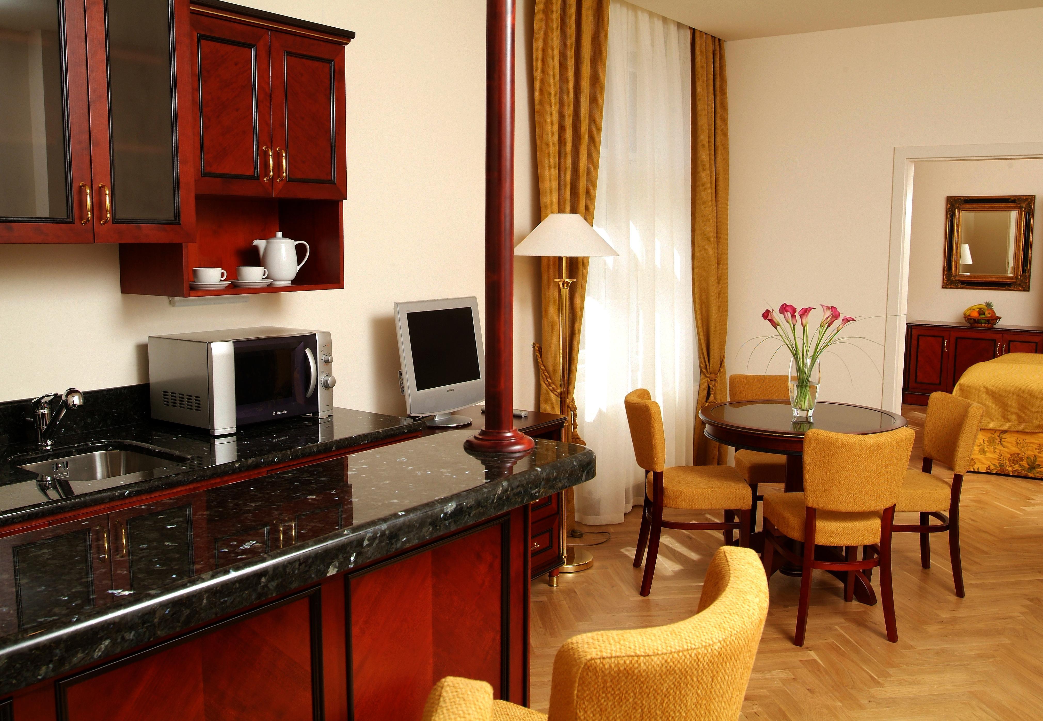 Elysee Hotel