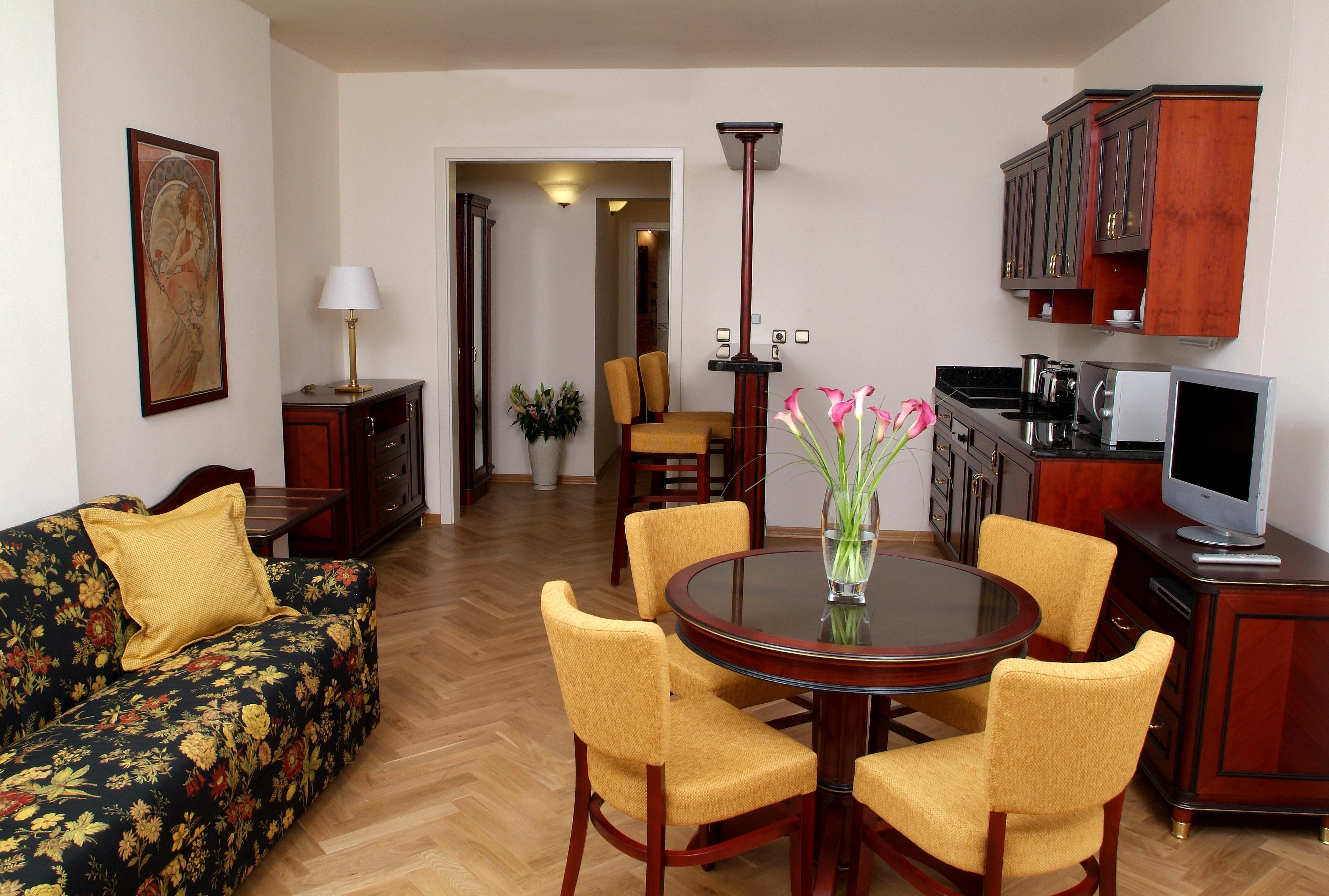 Elysee Hotel