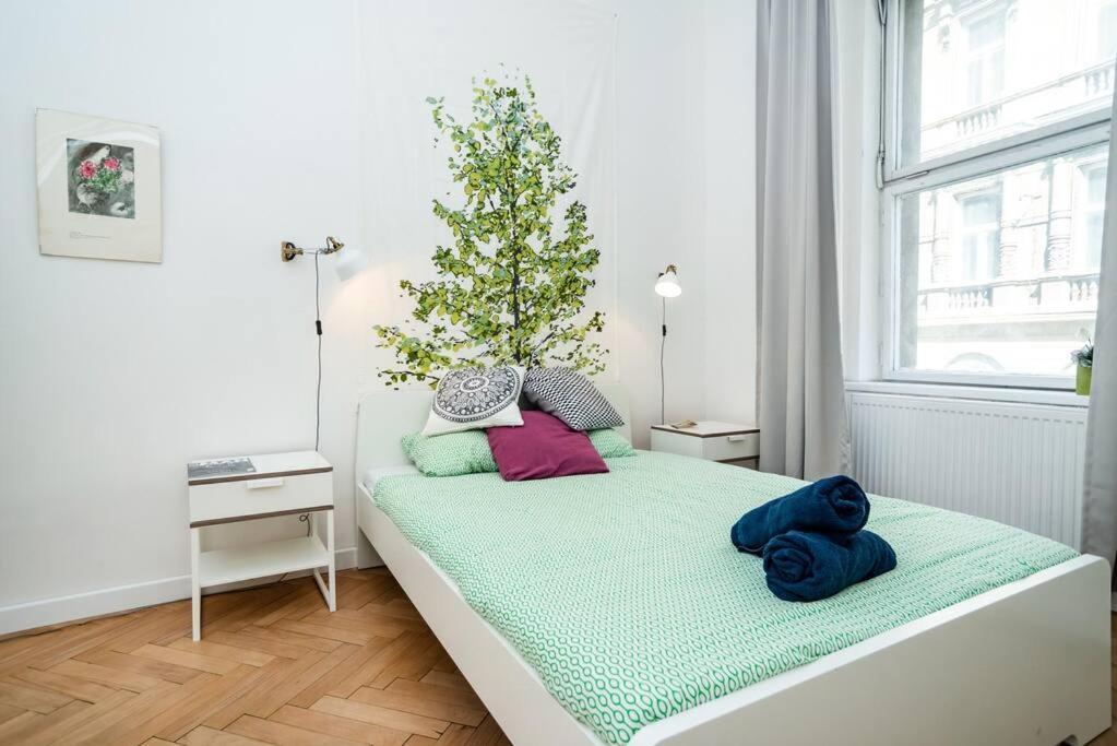 Daire Bright, Spacious In The Historic Centre