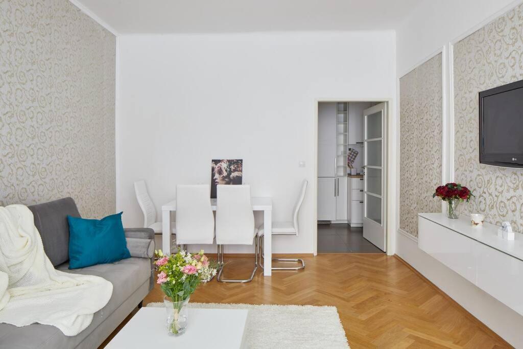 Gentle And Cozy Right At The Center * Praga